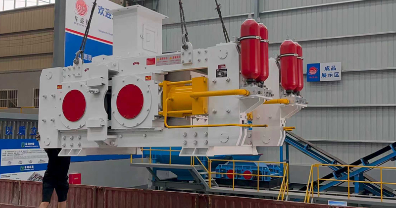 超細碎破碎制砂設備高壓輥磨機發(fā)貨中
